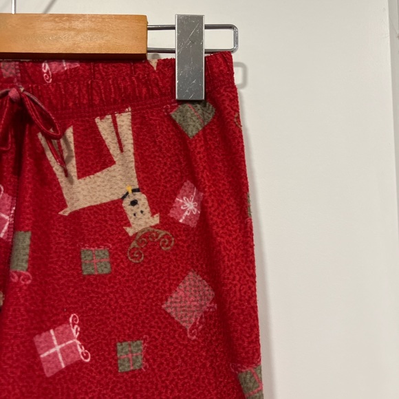 Old Navy girl’s Christmas PJ bottom - Picture 2 of 8